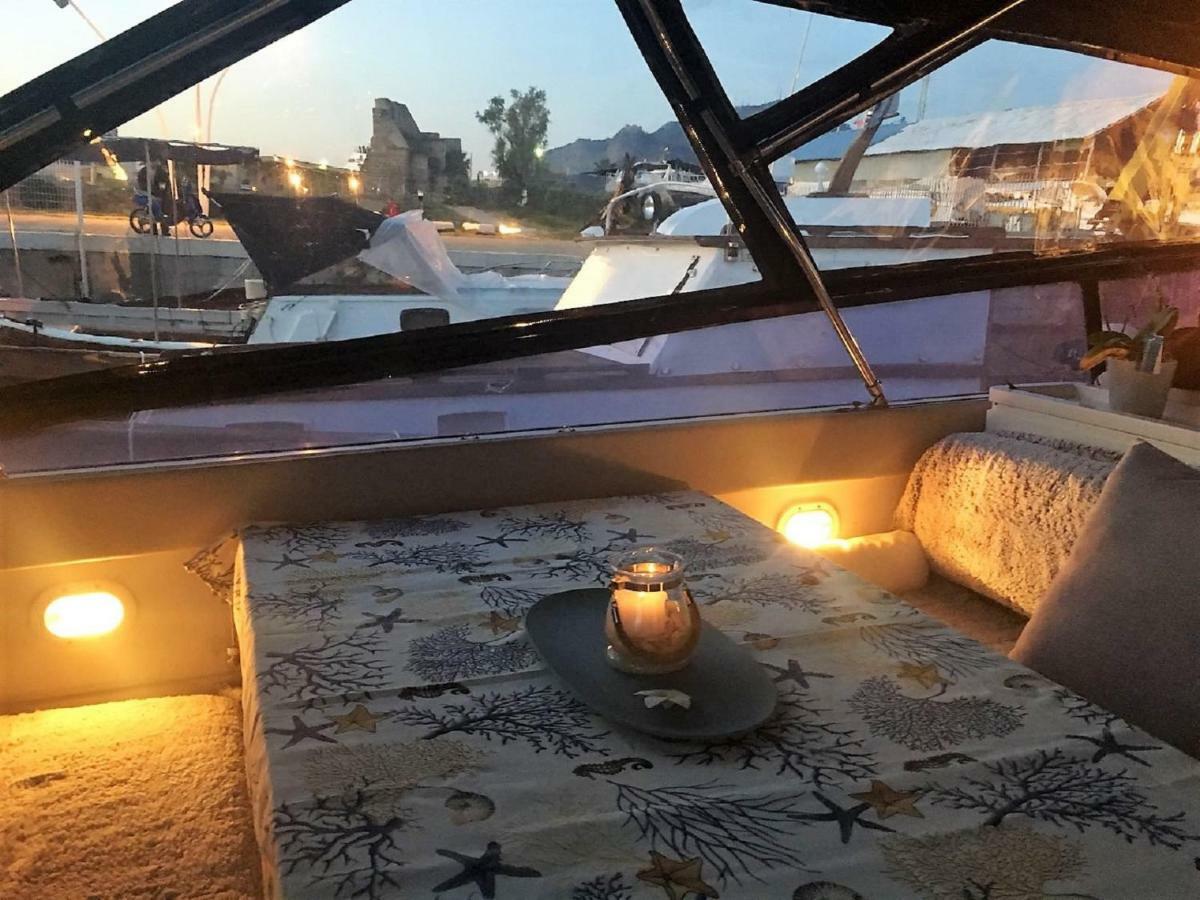 Desire Charming House Boat Hotel Palermo Buitenkant foto